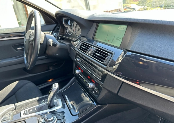 BMW Seria 5 cena 47000 przebieg: 204000, rok produkcji 2012 z Leszno małe 56